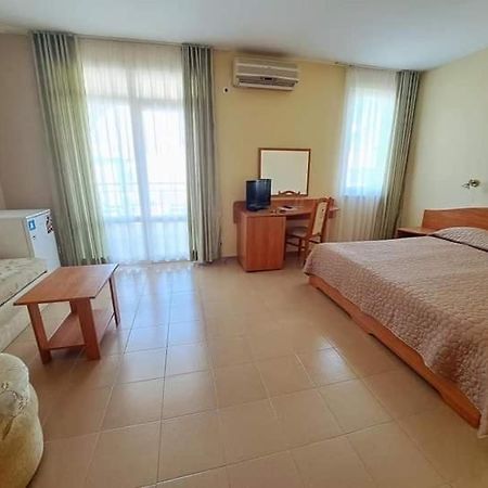 Family Hotel Selena Νεσέμπαρ Εξωτερικό φωτογραφία