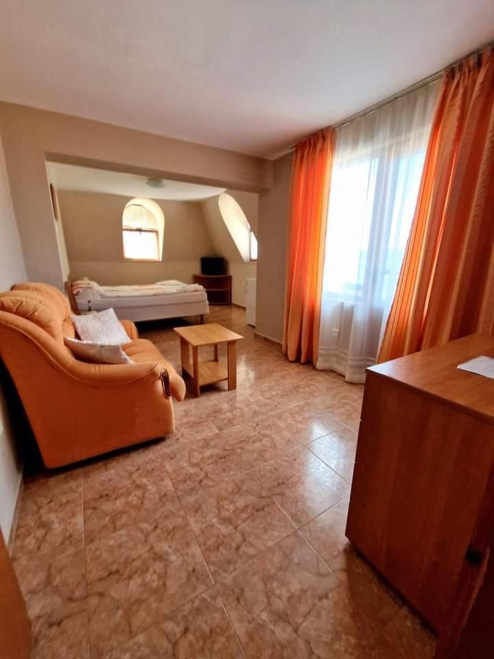 Family Hotel Selena Νεσέμπαρ Εξωτερικό φωτογραφία